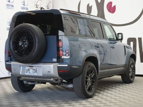 Used 2025 Land Rover Defender 110 S image 4