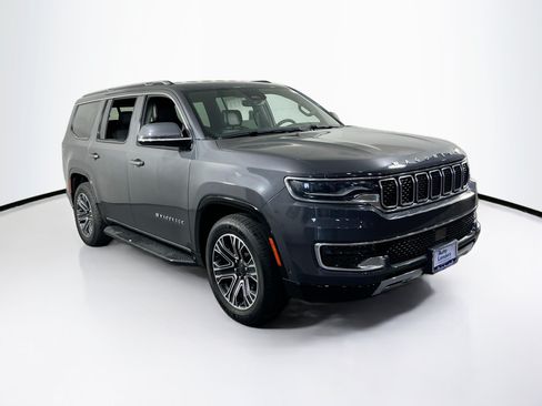 Used 2022 Jeep Wagoneer Series III w/ Flexible Seating Group AWD/4WD image 3