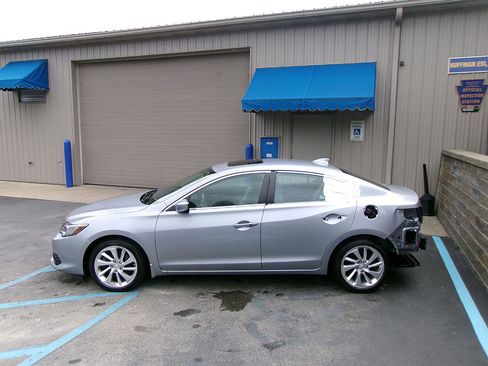 Used 2016 Acura ILX Premium image 3