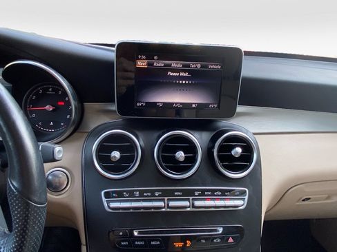 Certified 2019 Mercedes-Benz GLC 300 4MATIC image 17