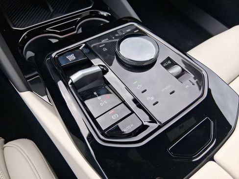 Used 2026 BMW 530i w/ Premium Package RWD image 15