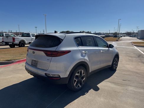 Used 2021 Kia Sportage EX w/ EX Technology Package image 6