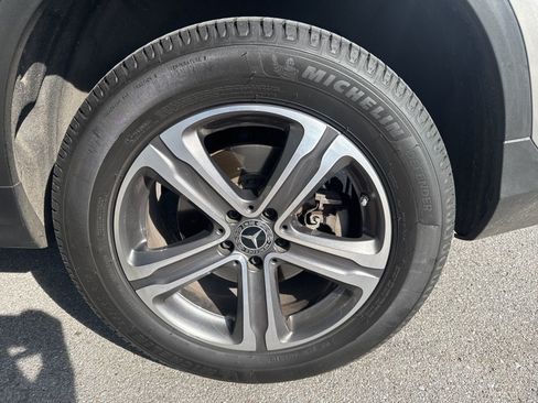 Certified 2021 Mercedes-Benz GLC 300 image 8