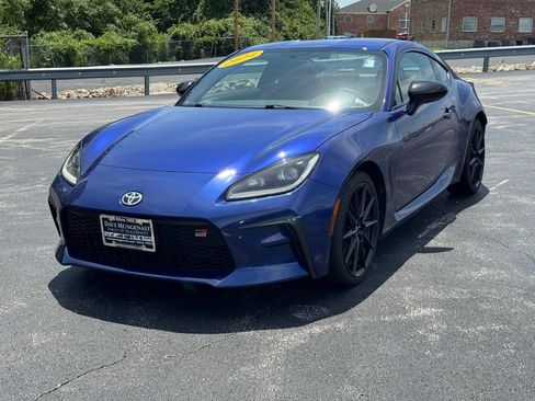 Used 2024 Toyota GR86 Premium RWD image 9