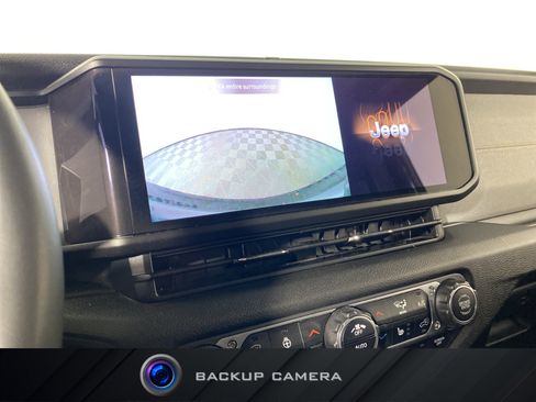 Used 2024 Jeep Wrangler Unlimited Sport AWD/4WD image 4