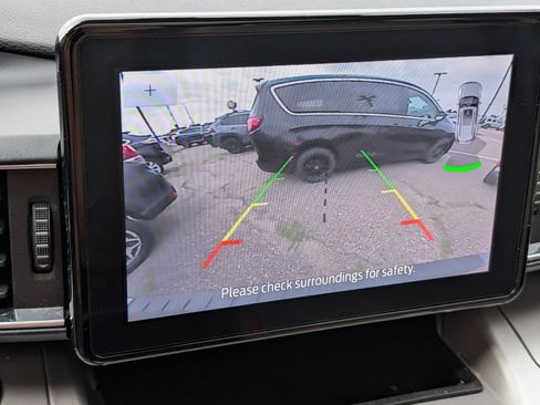 Used 2024 Ford Explorer XLT w/ Equipment Group 202A AWD/4WD image 27