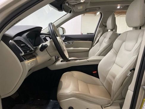 Used 2018 Volvo XC90 T6 Momentum w/ Convenience Package AWD/4WD image 36