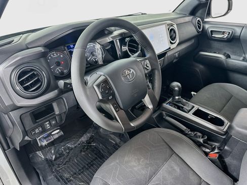 Used 2019 Toyota Tacoma TRD Off-Road RWD image 9