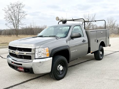 Used 2008 Chevrolet Silverado 3500 W/T image 3