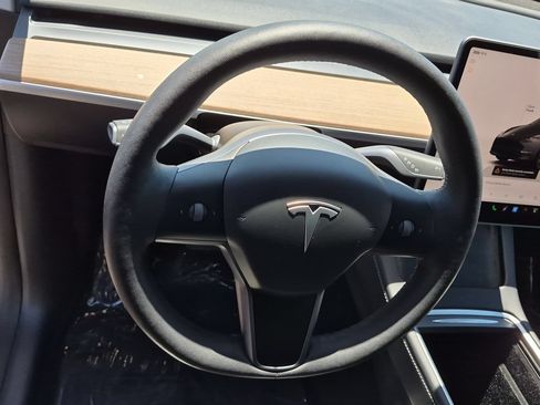 Used 2025 Tesla Model Y Long Range RWD image 10