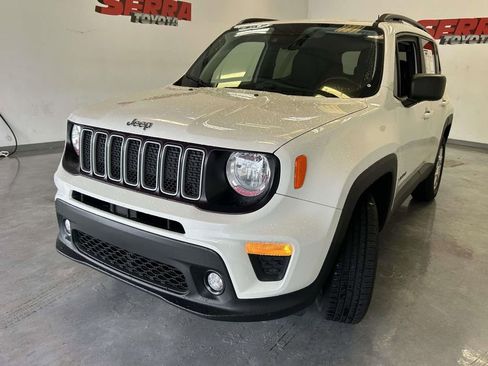 Used 2023 Jeep Renegade Latitude w/ Premium Group AWD/4WD image 7