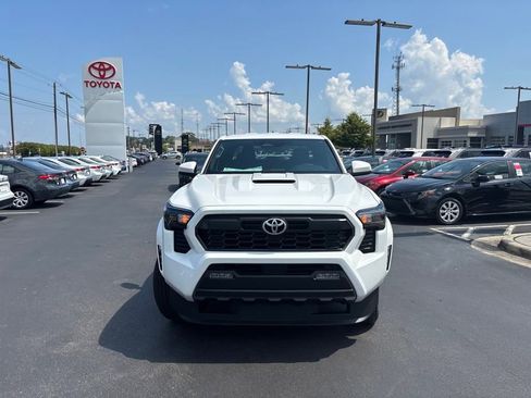 New 2025 Toyota Tacoma TRD Sport image 8