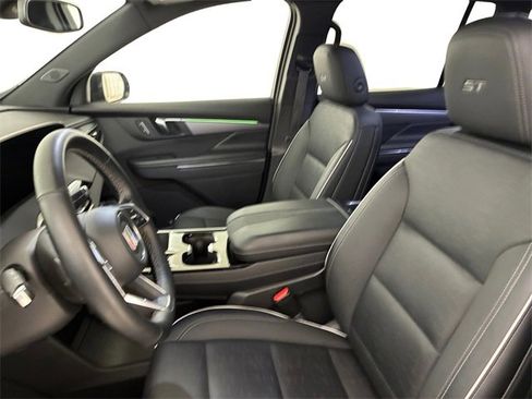 Certified 2025 Buick Enclave Sport Touring image 12