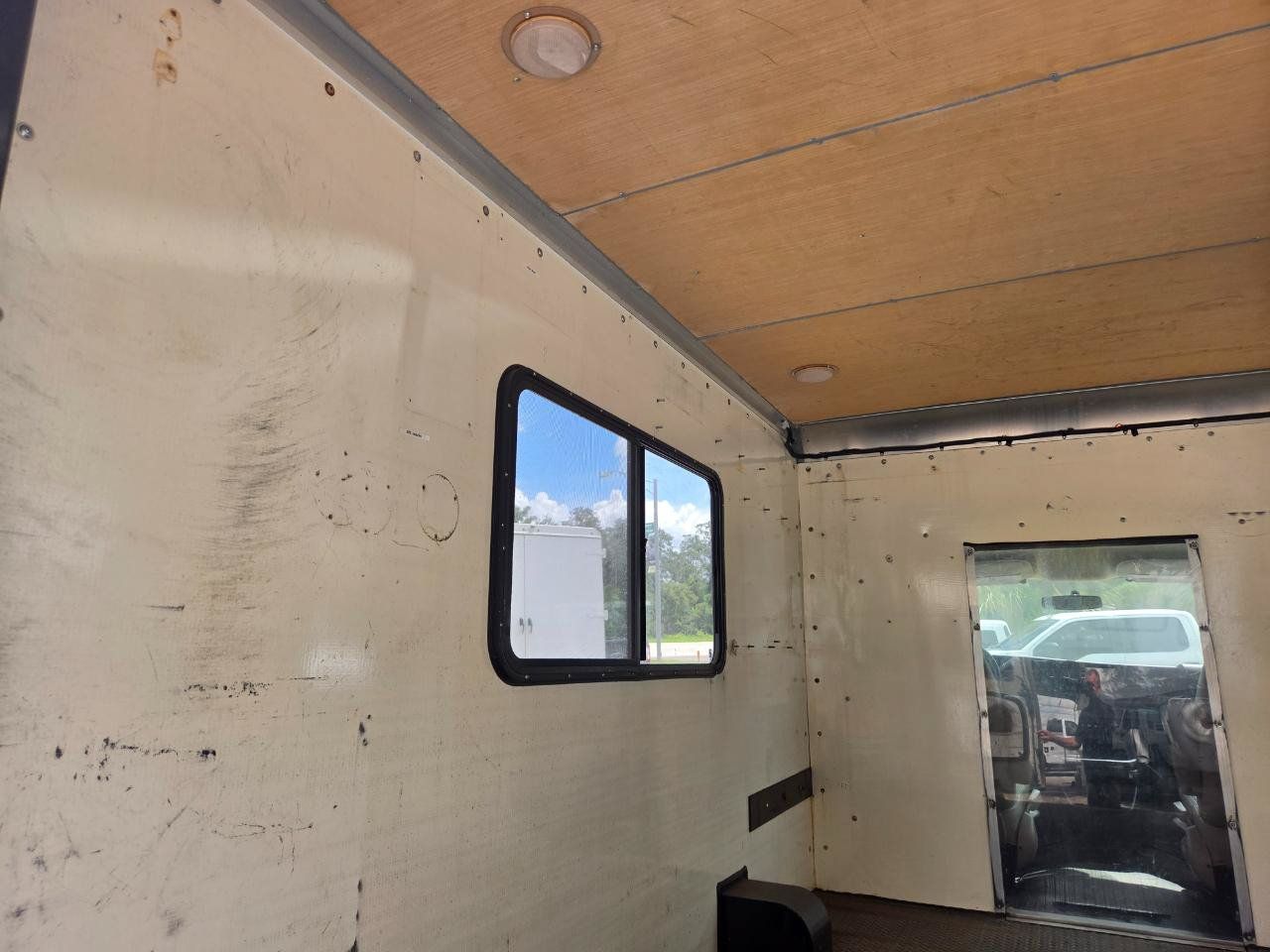Used 2016 Chevrolet Express 3500 RWD image 13