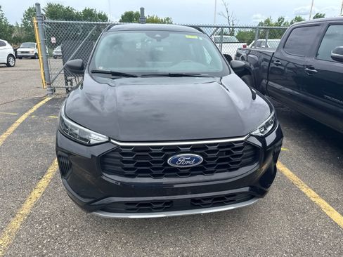 Used 2024 Ford Escape ST-Line w/ Tech Pack #1 AWD/4WD image 4