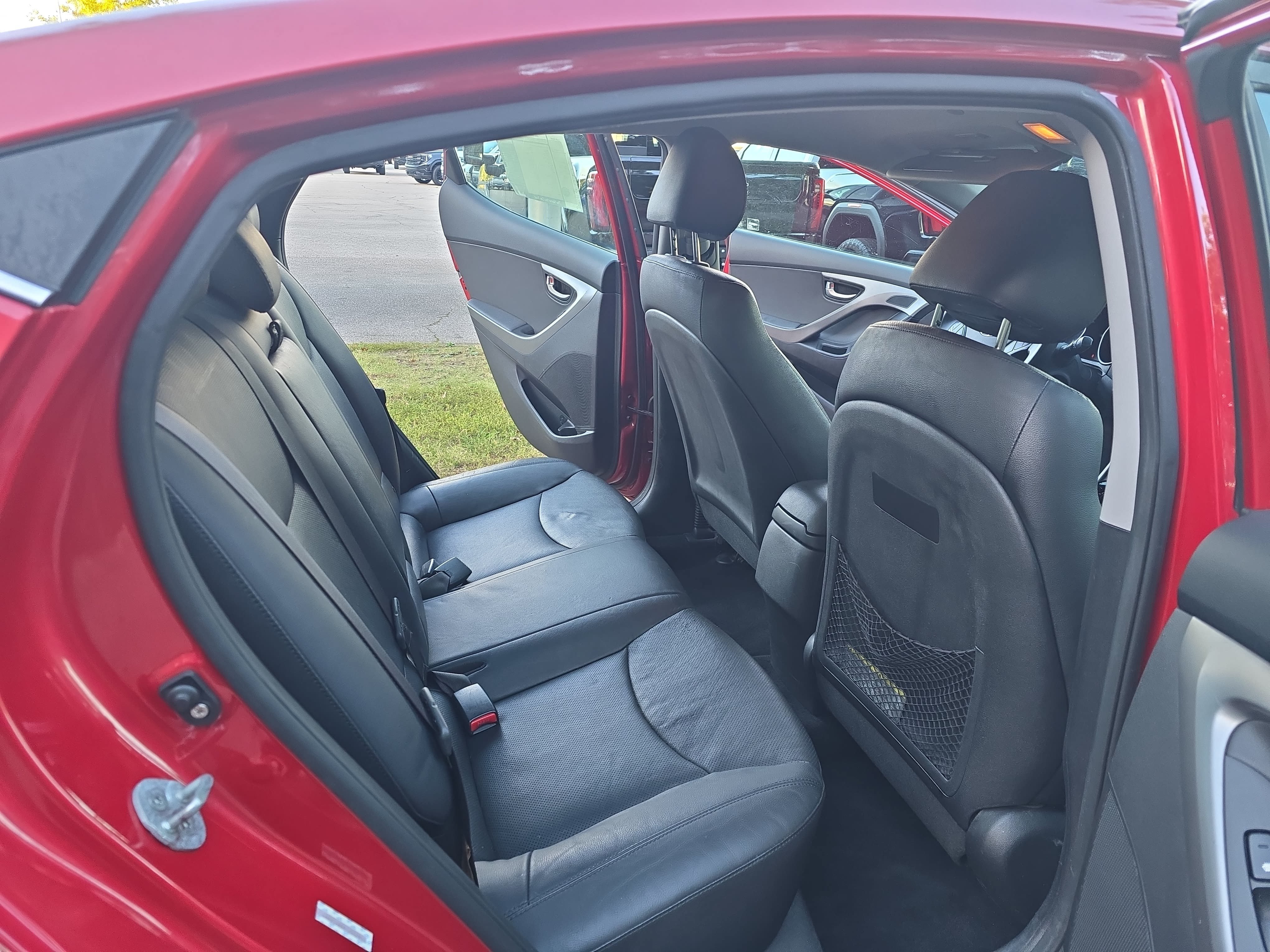 Used 2015 Hyundai Elantra Limited FWD image 11