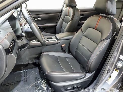 Used 2024 Nissan Sentra SR w/ SR Premium Package image 9