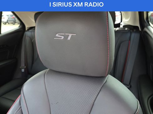 Used 2022 Buick Envision Essence w/ Sport Touring Package image 16