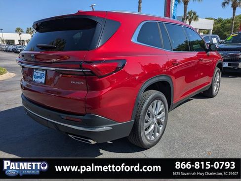 Used 2025 Buick Enclave Preferred FWD image 3