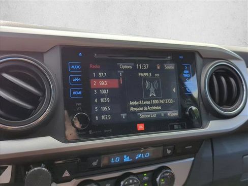 Used 2017 Toyota Tacoma Limited image 14