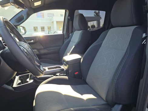 Used 2022 Toyota Tacoma TRD Sport image 22