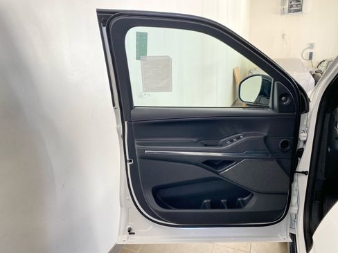 Used 2025 Lincoln Navigator Reserve w/ Jet Appearance Package image 19