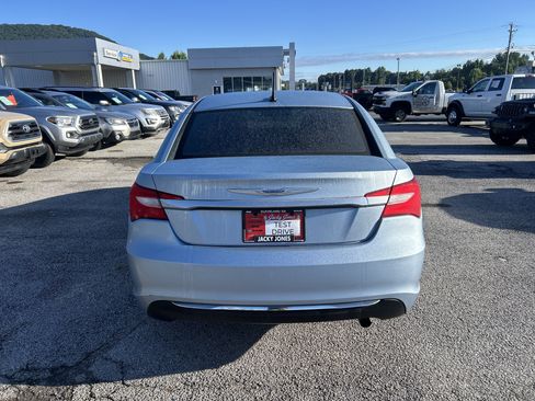 Used 2013 Chrysler 200 Touring FWD image 7