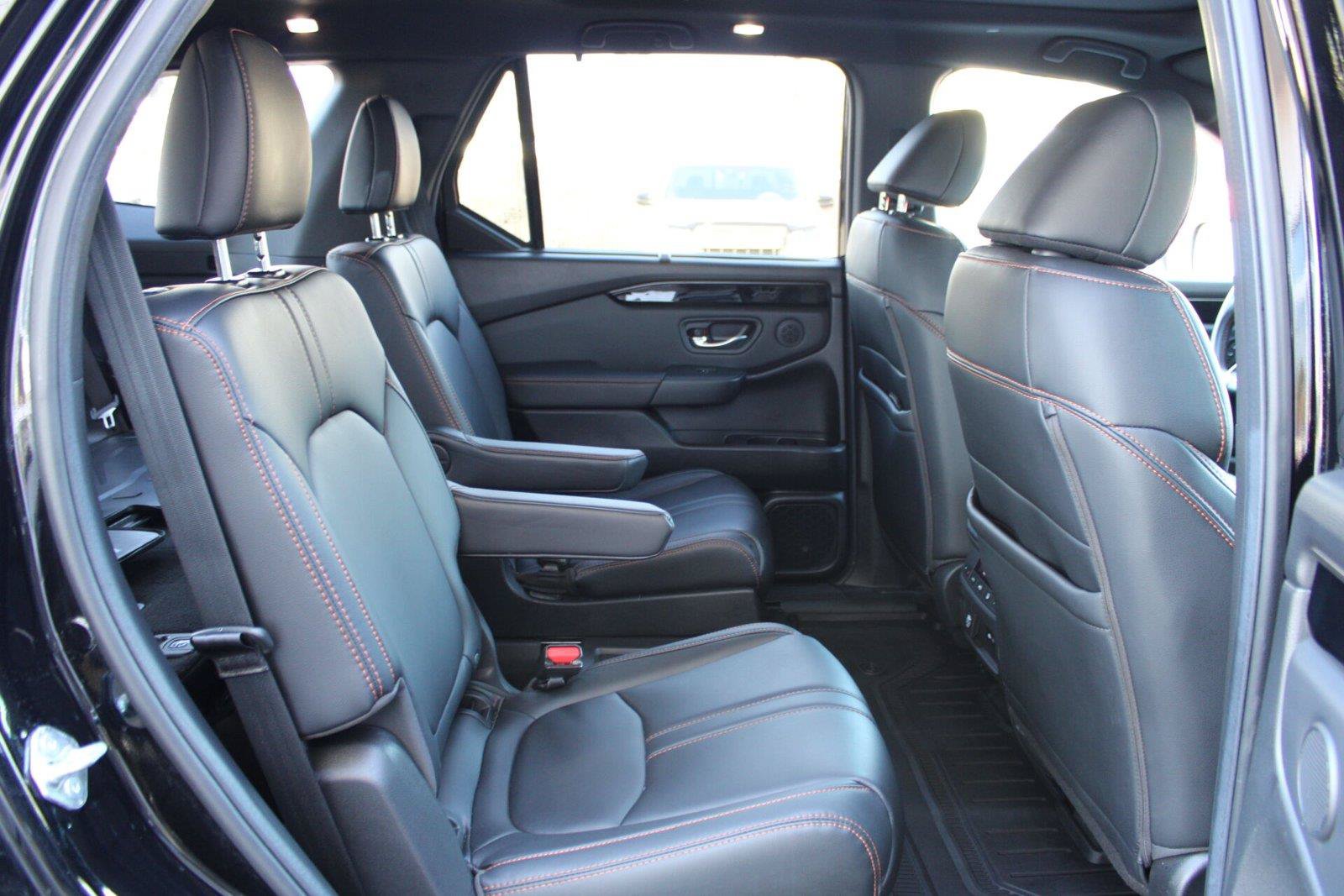 Used 2025 Honda Pilot TrailSport image 22