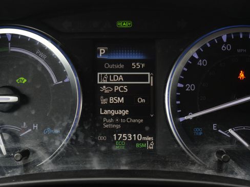 Used 2019 Toyota Highlander XLE image 17