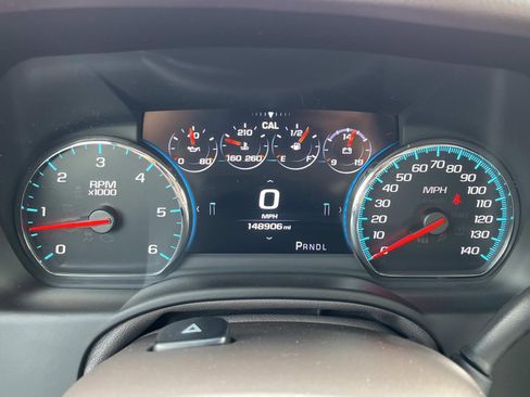 Used 2017 Chevrolet Suburban Premier AWD/4WD image 40