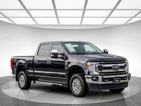 Used 2021 Ford F250 XLT w/ XLT Premium Package image 5