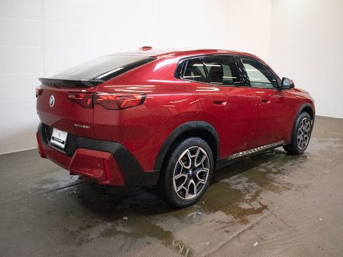 Used 2025 BMW X2 xDrive28i w/ Premium Package image 4