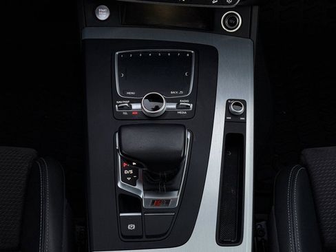 Used 2018 Audi SQ5 Premium Plus w/ Navigation Package image 28