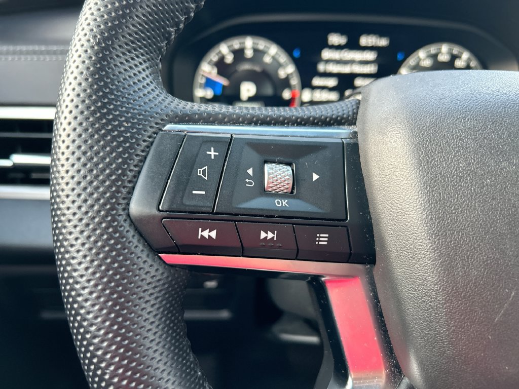 Used 2023 Mitsubishi Outlander SE AWD/4WD image 16