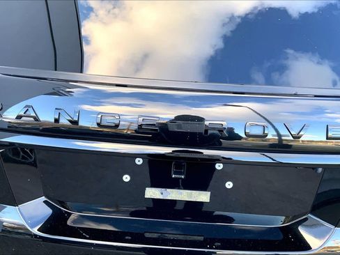 Used 2018 Land Rover Range Rover Sport HSE Dynamic image 32