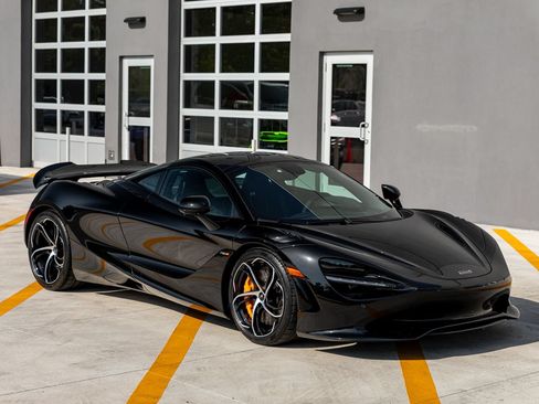 Used 2024 McLaren 750S RWD image 30