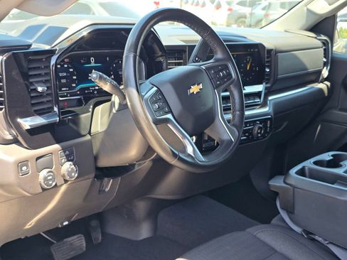 Used 2025 Chevrolet Silverado 1500 LT RWD image 13