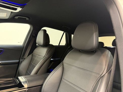 Used 2025 Mercedes-Benz GLC 300 image 7