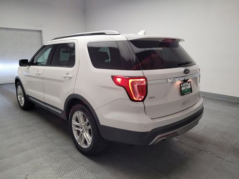 Used 2017 Ford Explorer XLT w/ Equipment Group 201A FWD image 5