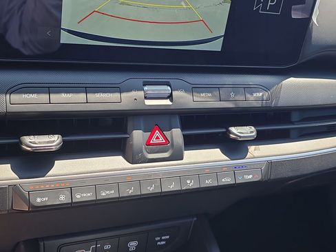 New 2026 Kia K4 FWD image 24