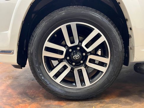 Used 2015 Toyota 4Runner Limited RWD image 12