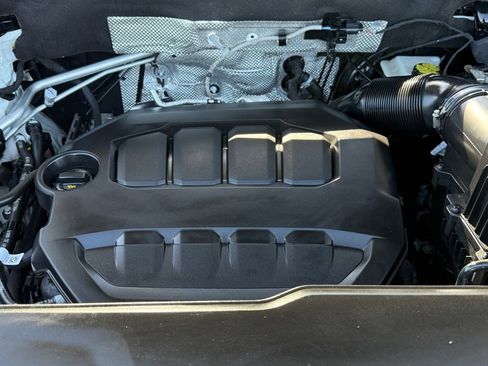 Used 2024 Volkswagen Atlas Cross Sport SE image 26