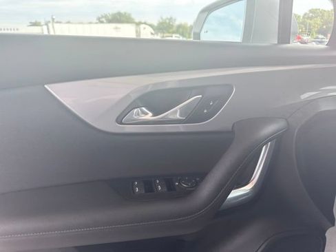 Used 2020 Chevrolet Blazer LT FWD image 11