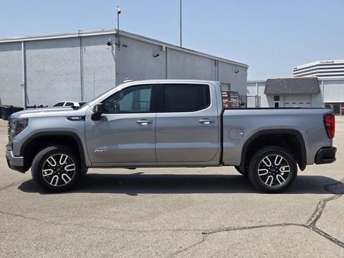 Used 2023 GMC Sierra 1500 AT4 w/ AT4 Premium Package AWD/4WD image 3