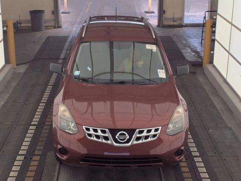 Used 2015 Nissan Rogue S w/ Convenience Package FWD image 2