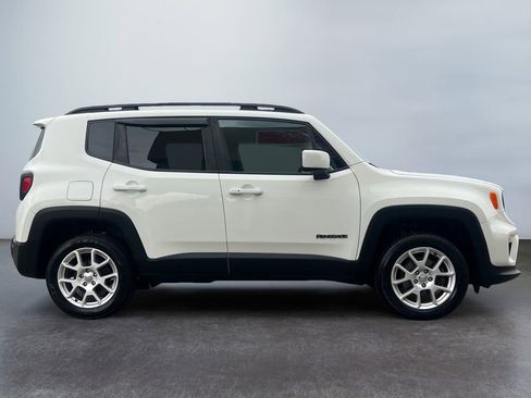 Used 2020 Jeep Renegade Latitude w/ Cold Weather Group image 4
