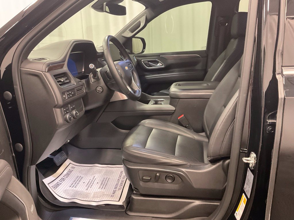 Used 2023 Chevrolet Tahoe LT w/ Luxury Package AWD/4WD image 13