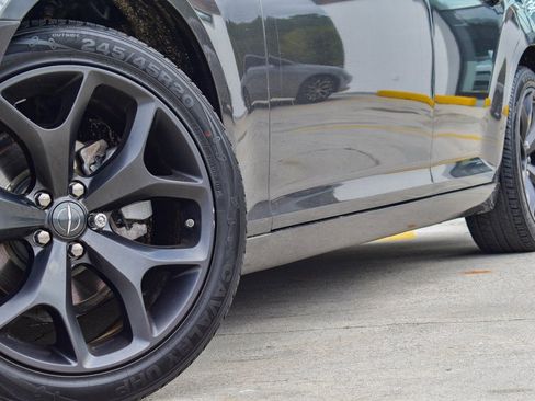 Used 2022 Chrysler 300 Touring w/ Sport Appearance Package image 5