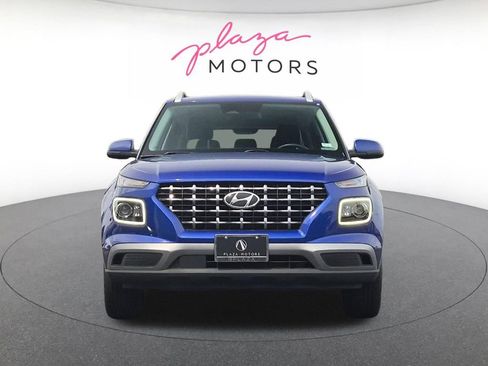 Used 2024 Hyundai Venue Limited FWD image 2