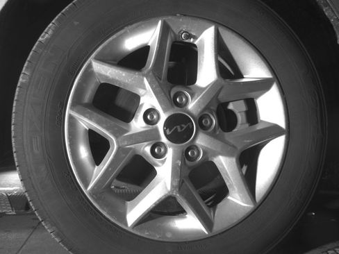 Used 2025 Kia Soul LX w/ LX Technology Package FWD image 15